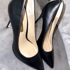BCBGeneration leather 4” inches high heels 5 1/2 pumps